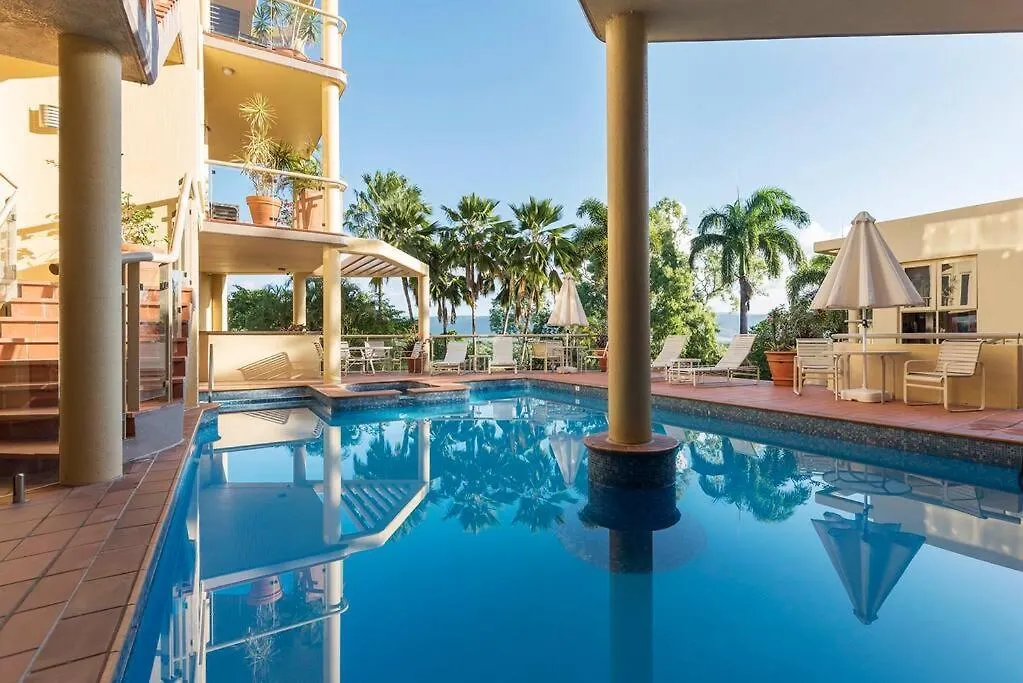 Hill Apartment No.6 - Stunning Coral Sea Views ميناء دوغلاس