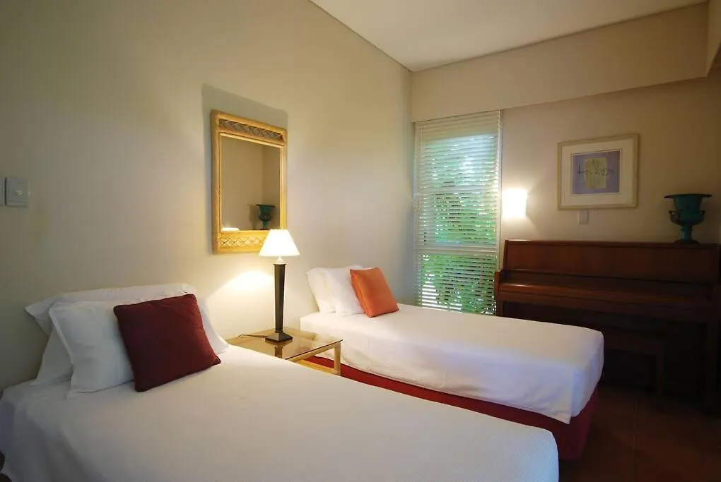 Hill Apartment No.6 - Stunning Coral Sea Views ميناء دوغلاس