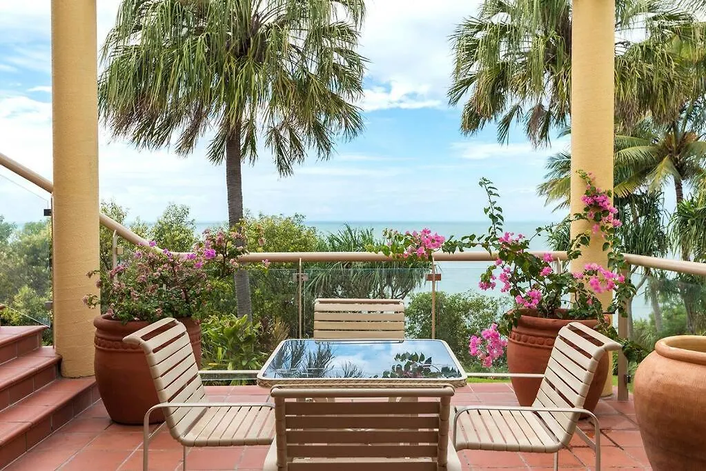 Hill Apartment No.6 - Stunning Coral Sea Views ميناء دوغلاس